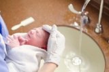 What Are the Safest Ways to Bathe My Newborn?